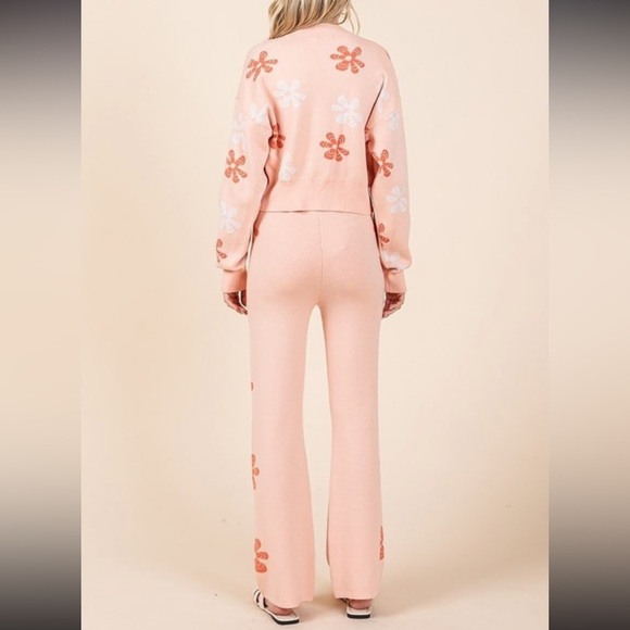 Flower Sweater Set - Picture 6 of 7